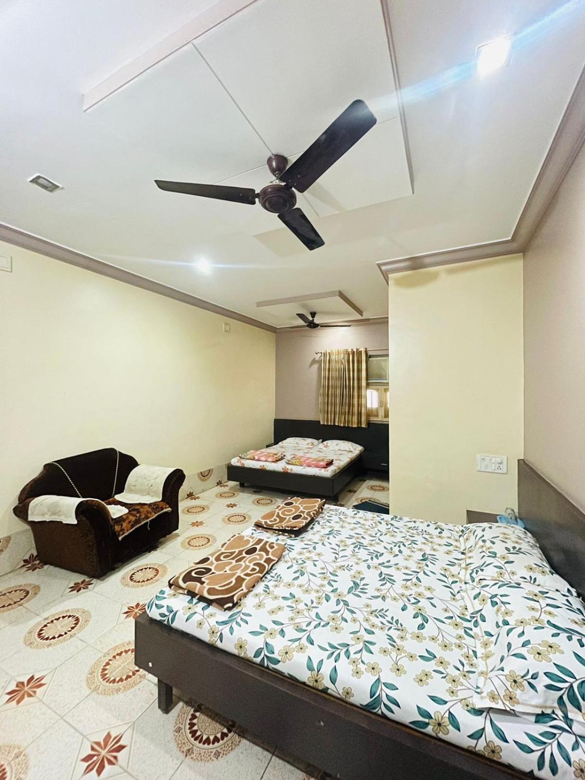 Hotel Rajdhani And Guest House Gujarat - Best Family Hotel In Halol Near Pavagadh And Halol Gidc Екстериор снимка
