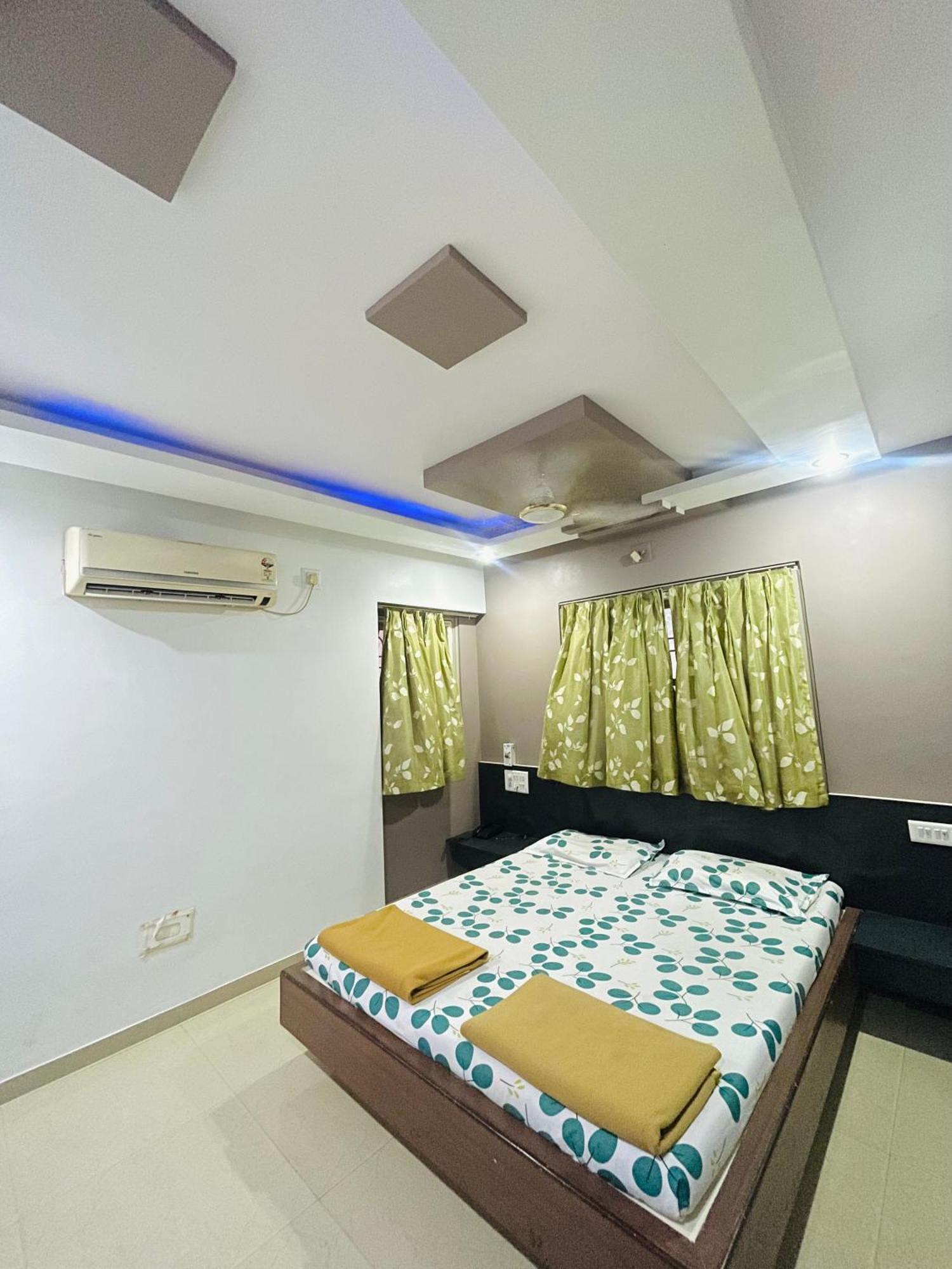 Hotel Rajdhani And Guest House Gujarat - Best Family Hotel In Halol Near Pavagadh And Halol Gidc Екстериор снимка