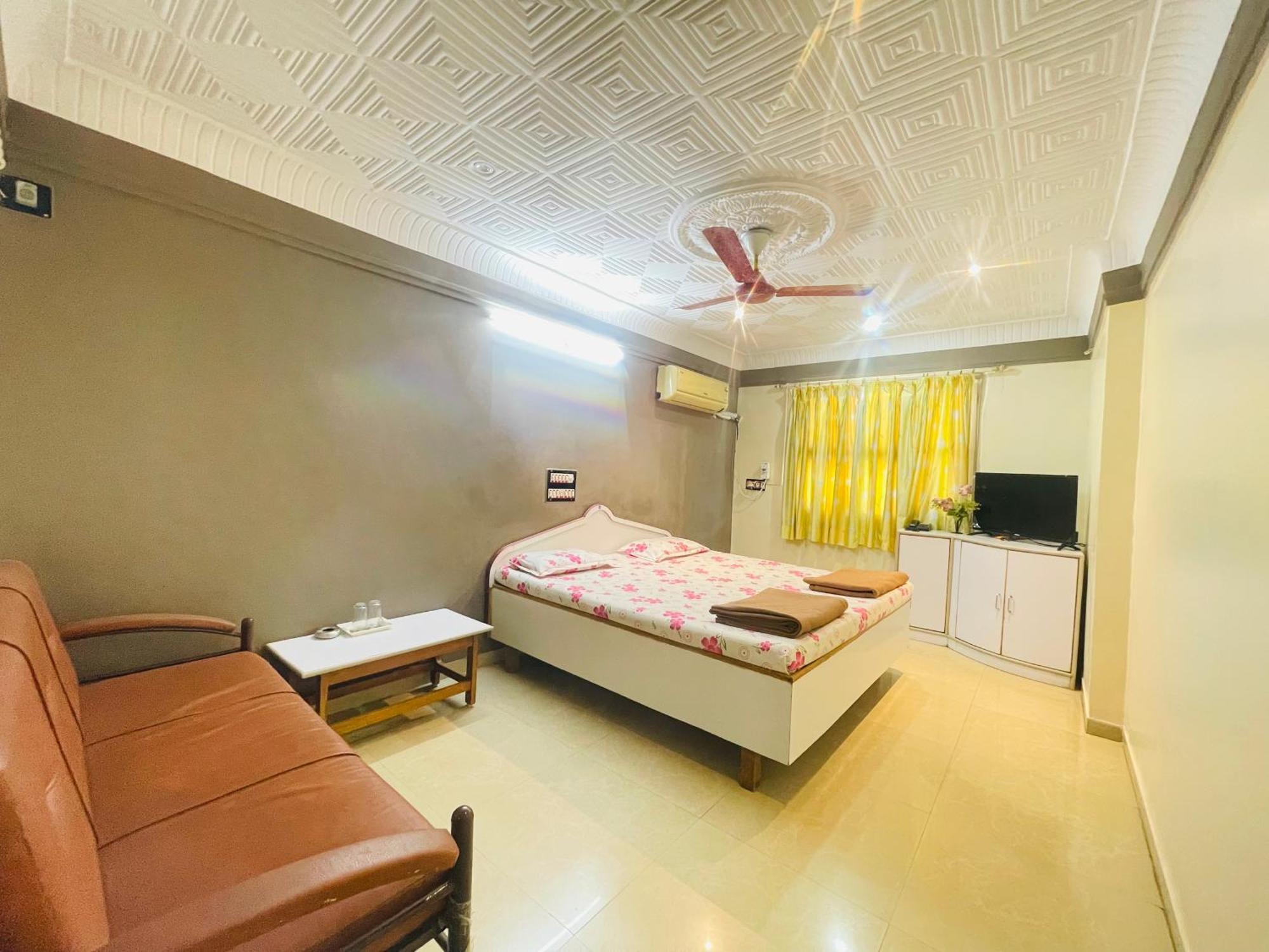 Hotel Rajdhani And Guest House Gujarat - Best Family Hotel In Halol Near Pavagadh And Halol Gidc Екстериор снимка