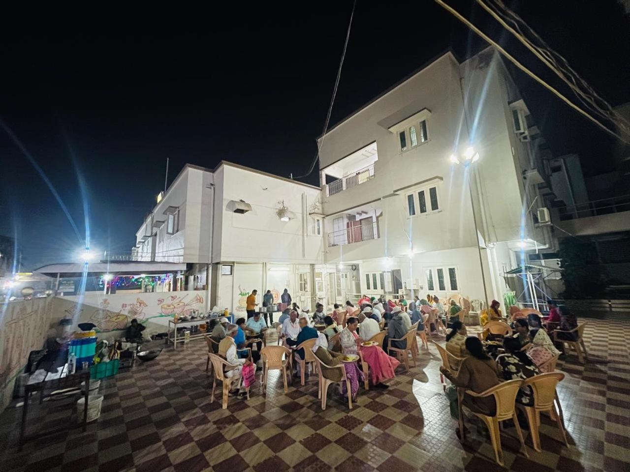 Hotel Rajdhani And Guest House Gujarat - Best Family Hotel In Halol Near Pavagadh And Halol Gidc Екстериор снимка